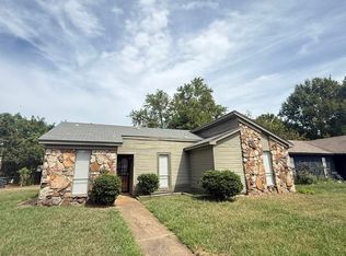 5588 Maple Tree Dr, Memphis, TN 38115