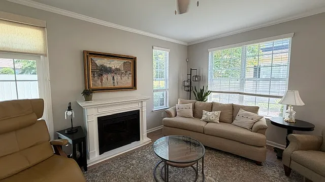1028 Grace Hill Dr — Photo 5