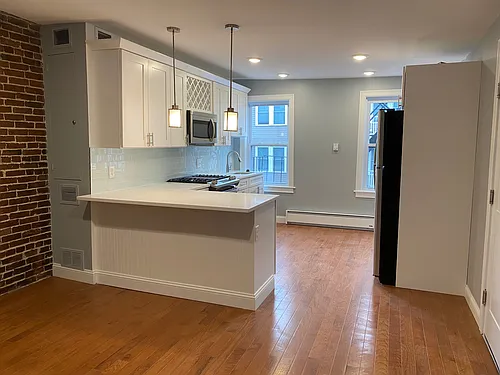 35 Chelsea St #1 Photo 1
