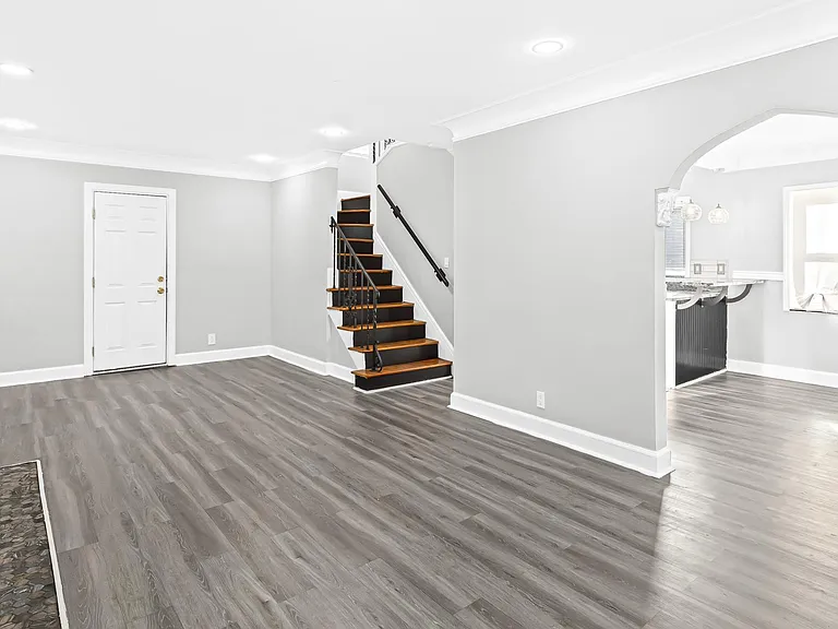 18664 Cherrylawn St — Photo 10