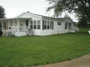 251 Inverness Ln, Temperance, MI 48182