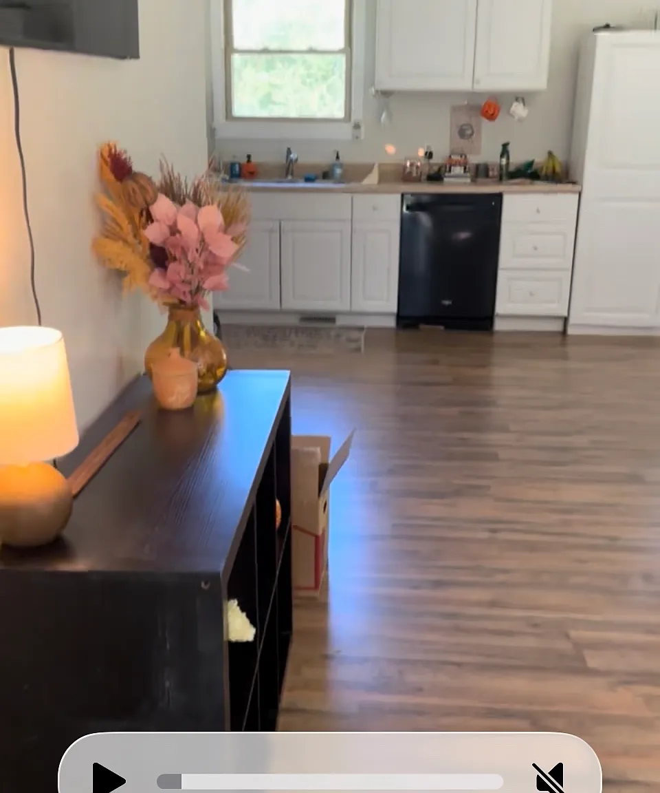 211 Marilyn Dr — Photo 3