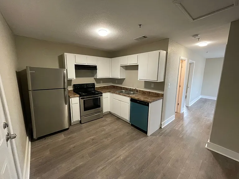 2420 Dudley St — Photo 23