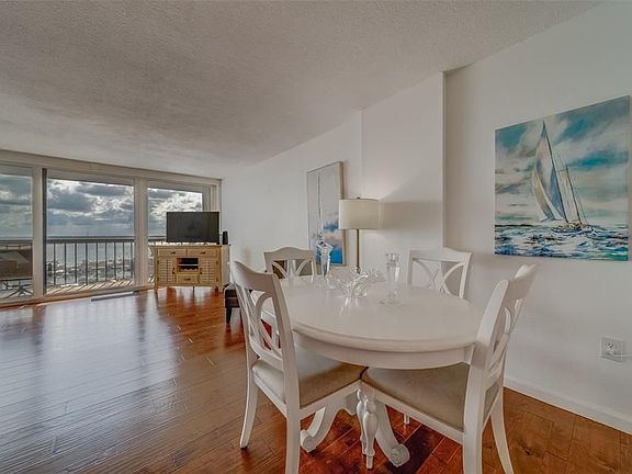 4th image of 400 Island Way Penthouse 1706