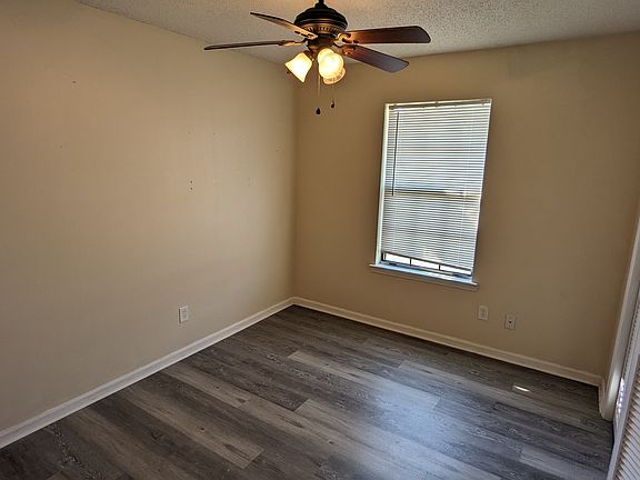 5th image of 959 Shady Ln