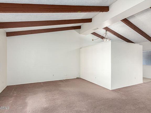 4th image of 2345 W Paradise Dr