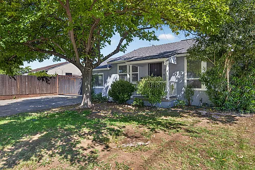 2400 Watson St Photo 1