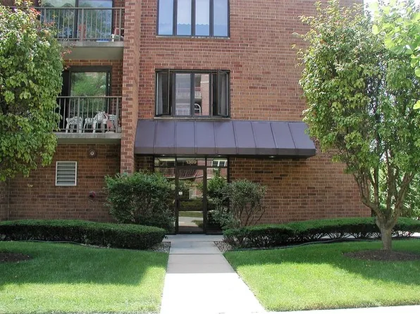 1389 Perry St APT 203, Des Plaines, IL 60016