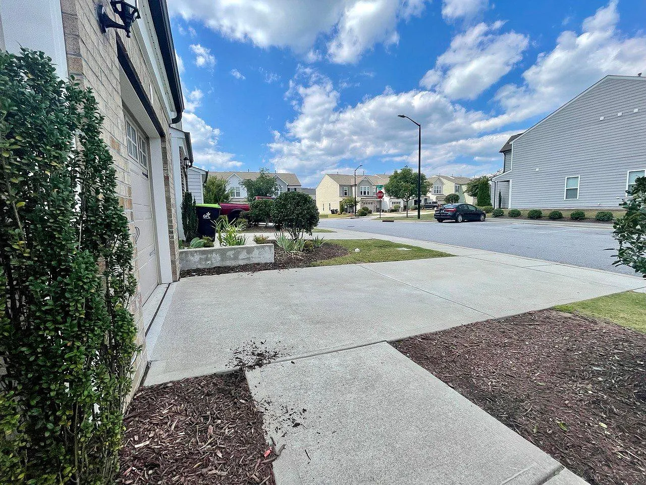 3 bed, 2.5 bath, 1505 sqft, $2,000 — Photo 4
