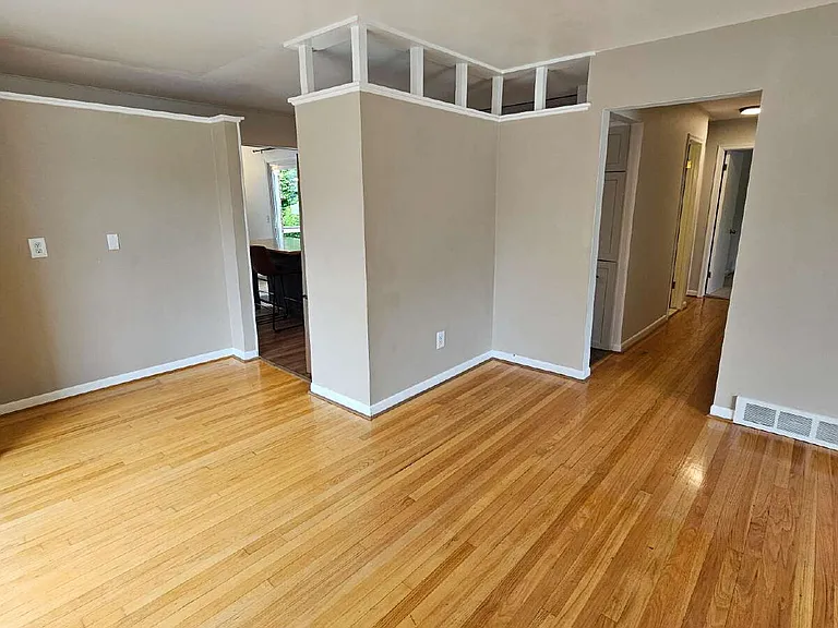 31400 Lyons Cir W — Photo 4