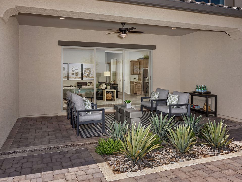 Covered Back Patio - Phoenix Model