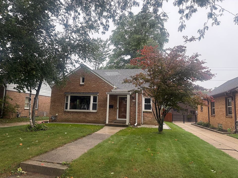 1st image of 4949 N Berkeley Blvd