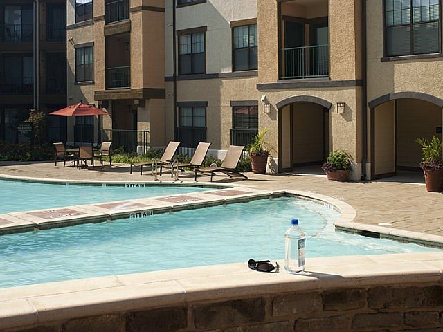 1st image of 2737 N Fitzhugh Ave APT 3155