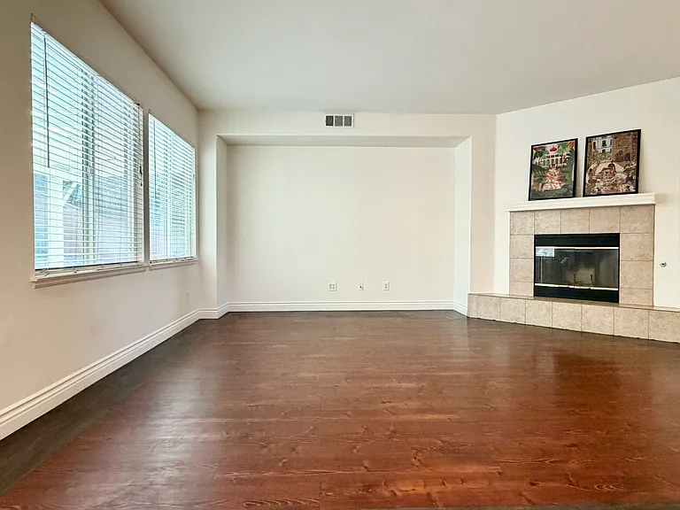 9489 Cedar Glen Ct — Photo 13