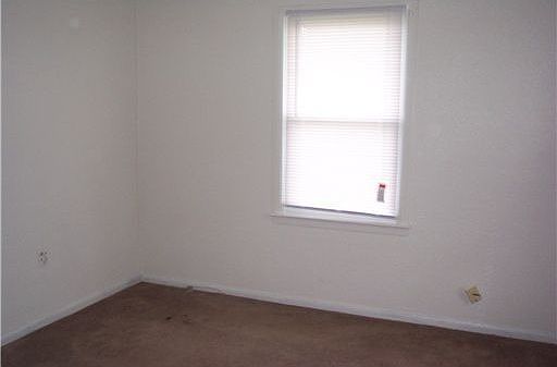 4th image of 36 Tulip Dr