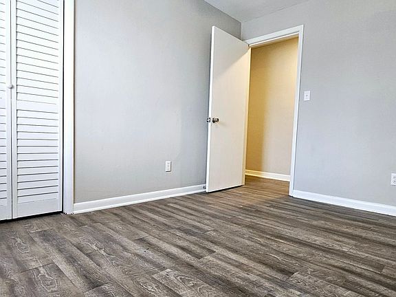 5th image of 127 Scott Ave #5