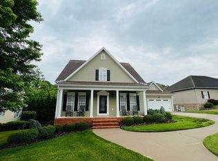2120 Saint Erics Ct, Kingsport, TN 37660