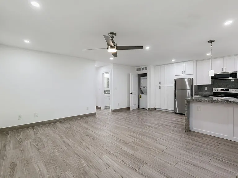 458 Ballantyne St — Photo 7