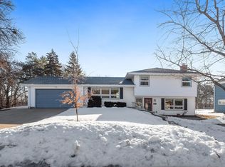 587 Inca Ln, New Brighton, MN 55112