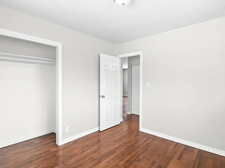 4264 S 1100 E — Photo 25