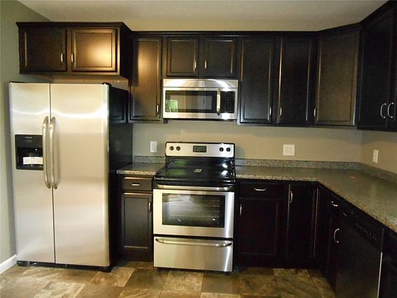 4th image of 309 E College St