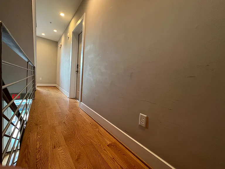 1209 G St SE #8 — Photo 26