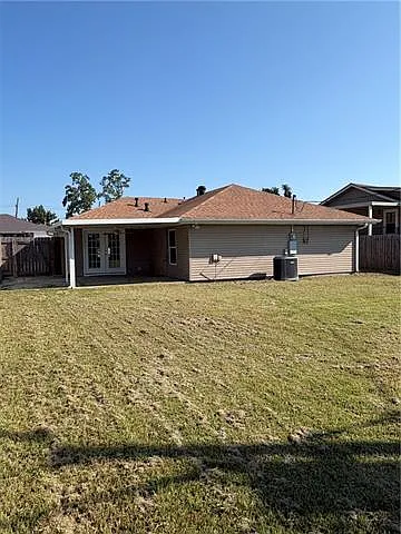 3 bed, 2.0 bath, 1547 sqft, $2,050 — Photo 2
