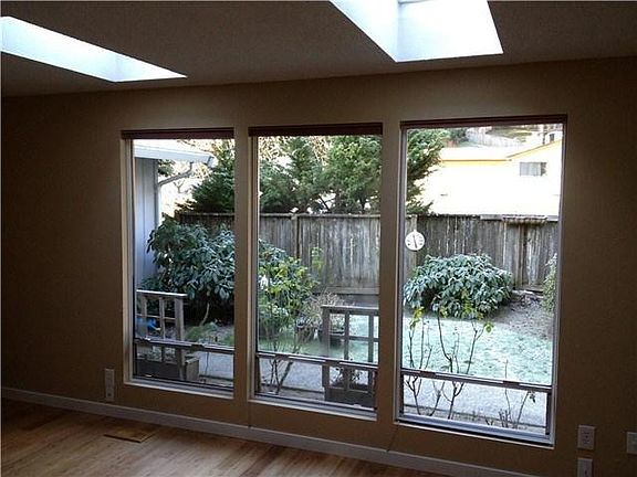 4th image of 4601 61st Ave W