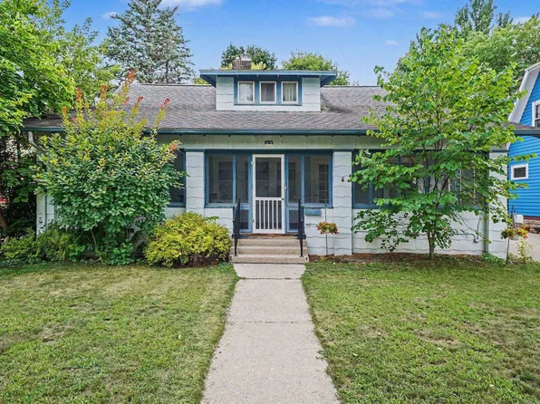 1019 E Park Dr, Midland, MI 48640