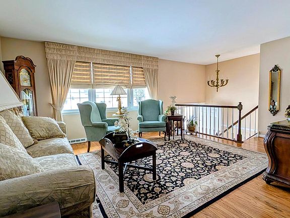 4th image of 125 Willow Way