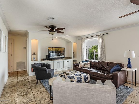5th image of 4033 Coquina Dr
