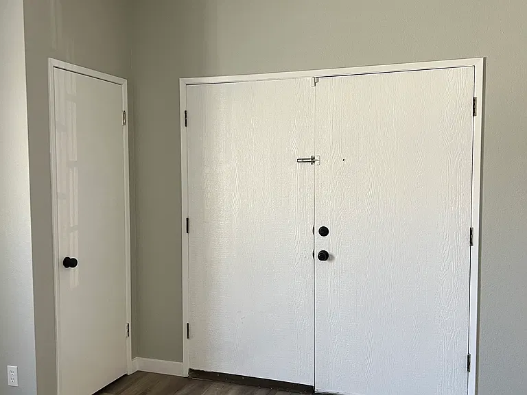 9208 Langdon Ave — Photo 2