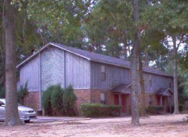 1st image of 125-131 Chalet North Court