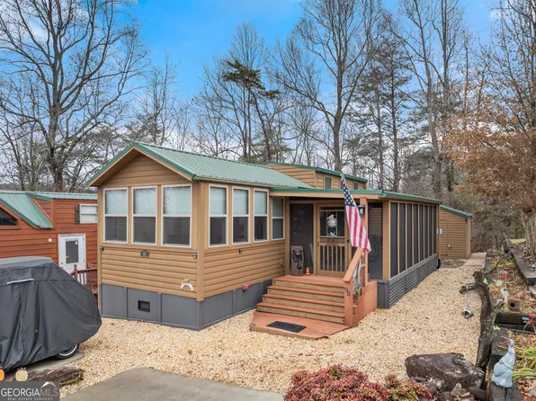 95 Stag Leap Dr, Cleveland, GA 30528