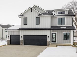 5429 150th St, Urbandale, IA 50323