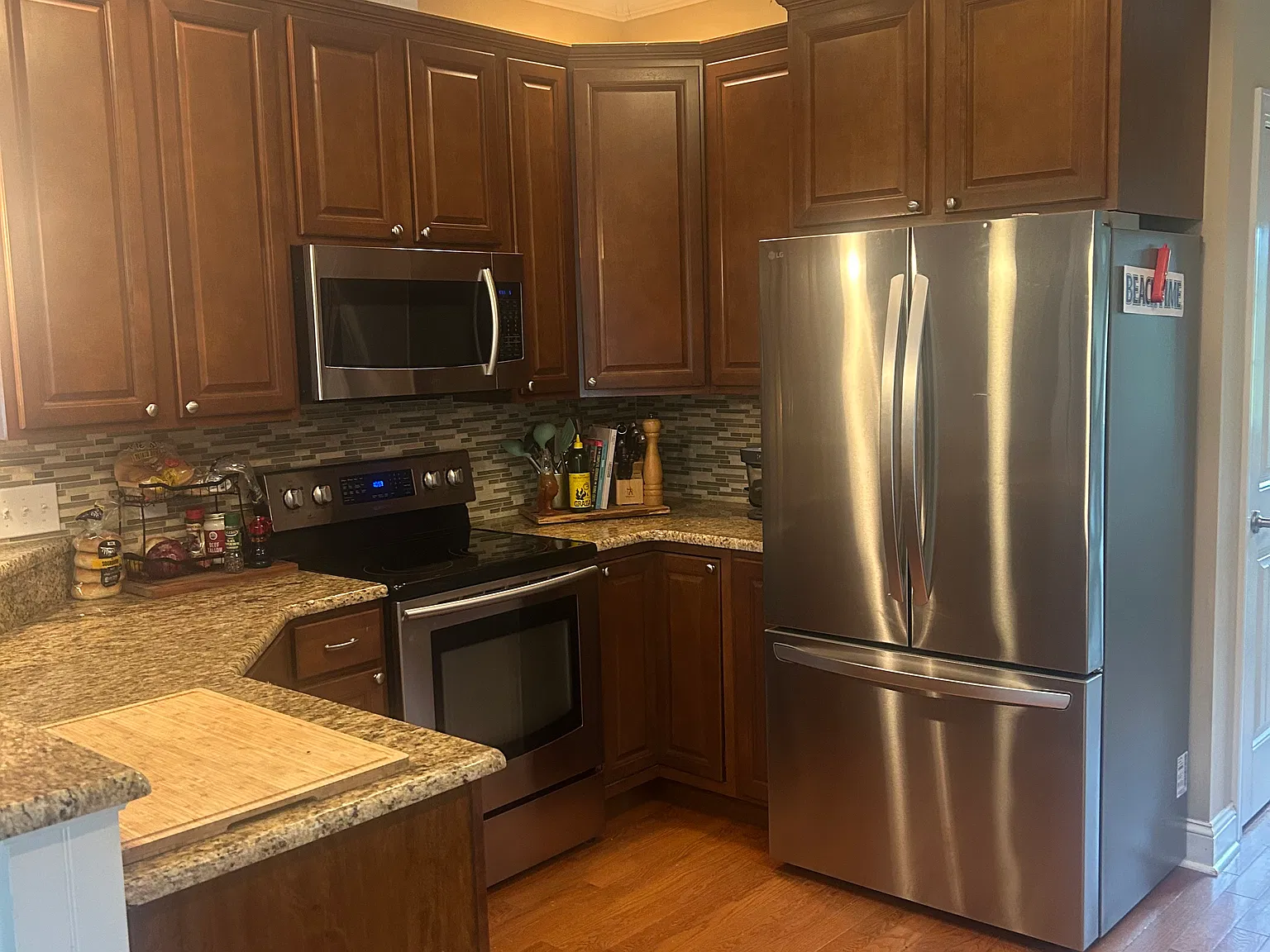 4 bed, 4439 sqft, $3,750 — Photo 2