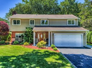 27 Dora Ln, New Rochelle, NY 10804