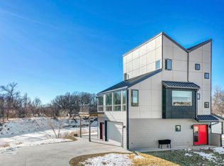 1800 Rivers Edge Dr SE, Minot, ND 58701