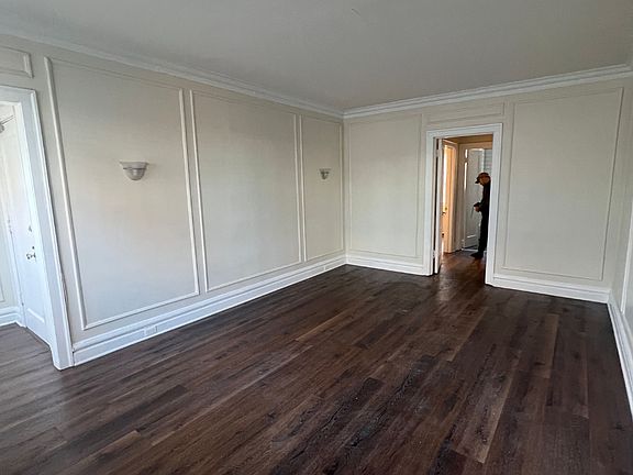 2nd image of 1006 Hinman Ave APT 1