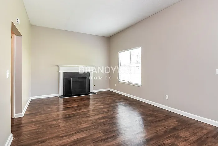 2579 Charleston Ter — Photo 4