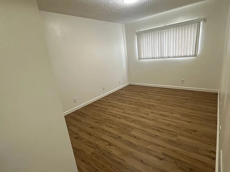 547 De Leon Dr — Photo 16