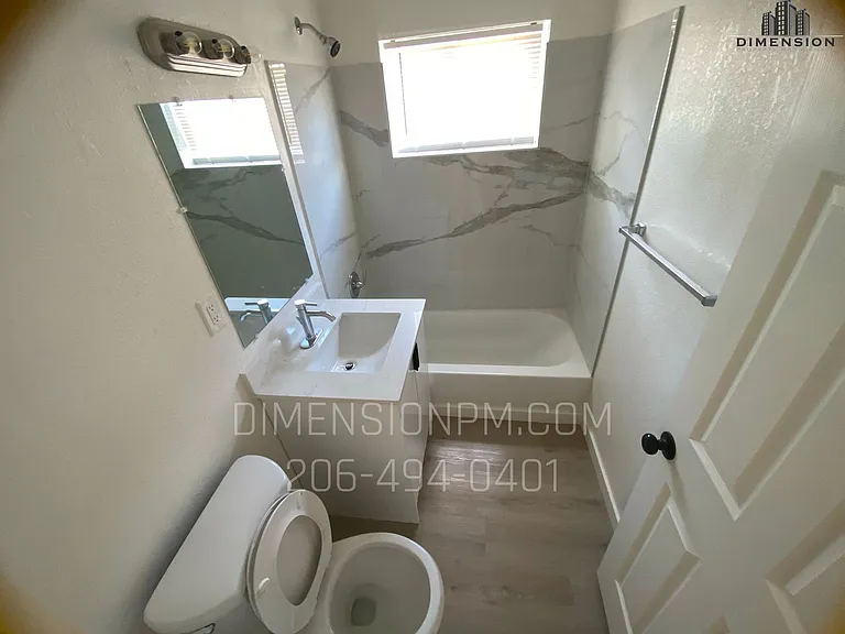 402 W 1st St — Photo 23