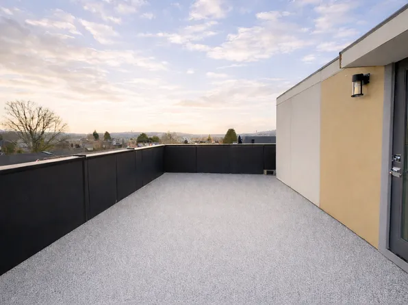 1733 NW 63rd St #A, Seattle, WA 98107