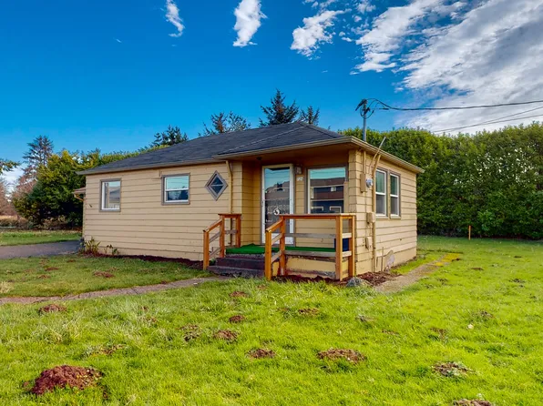 726 E Harbor Dr, Warrenton, OR 97146