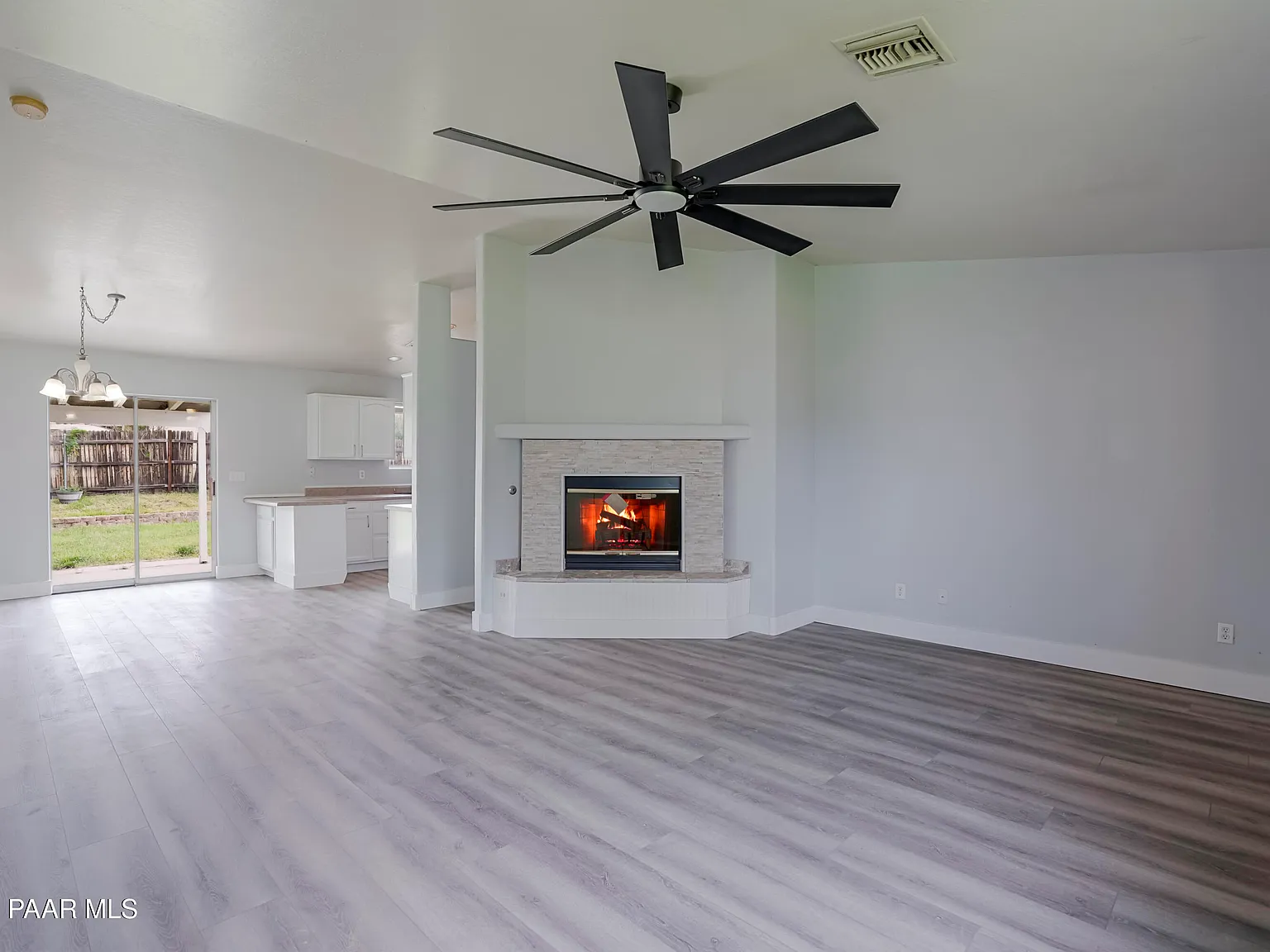 4 bed, 2.0 bath, 1525 sqft, $2,350 — Photo 4