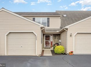 323 Deerfield Dr, Mount Joy, PA 17552