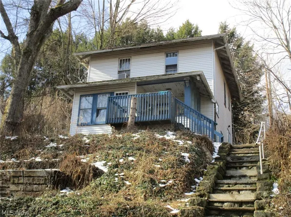 1325 Fairmont St, East Liverpool, OH 43920