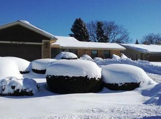 377 Meadowlark Rd, Bloomingdale, IL 60108