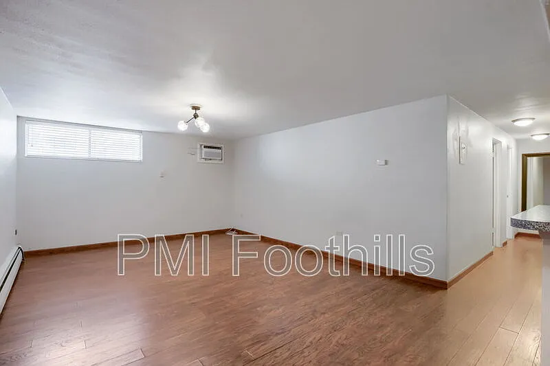 2 bed, 1.5 bath, 900 sqft, $1,687 — Photo 3