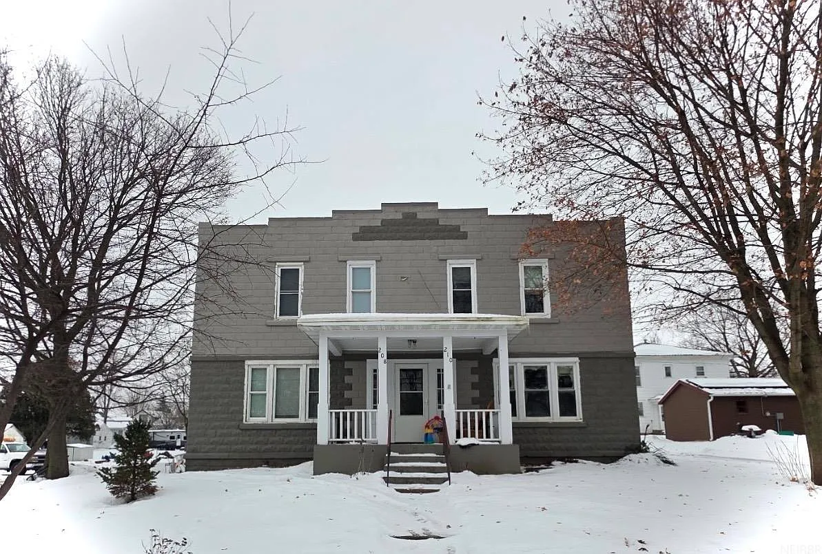 210 Park Ave photo 1